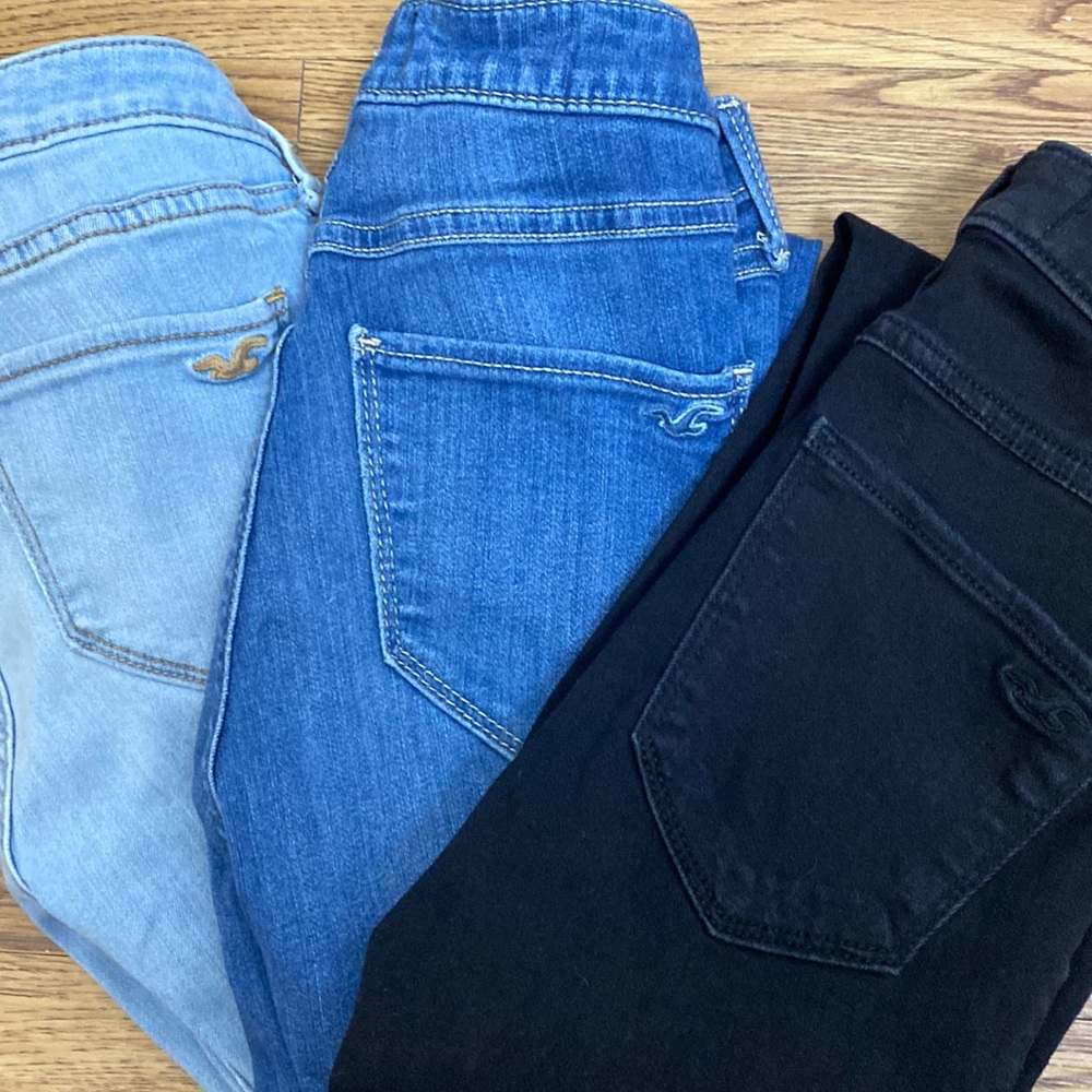 3 Pairs of Holister High-Rise Jean Leggings. Size W23-L28